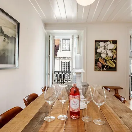 Bright Studio In Chiado
