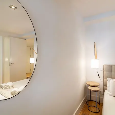 Bright Studio In Chiado Διαμέρισμα