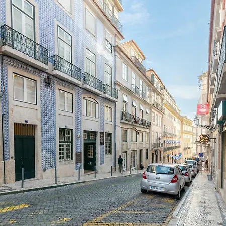 Bright Studio In Chiado